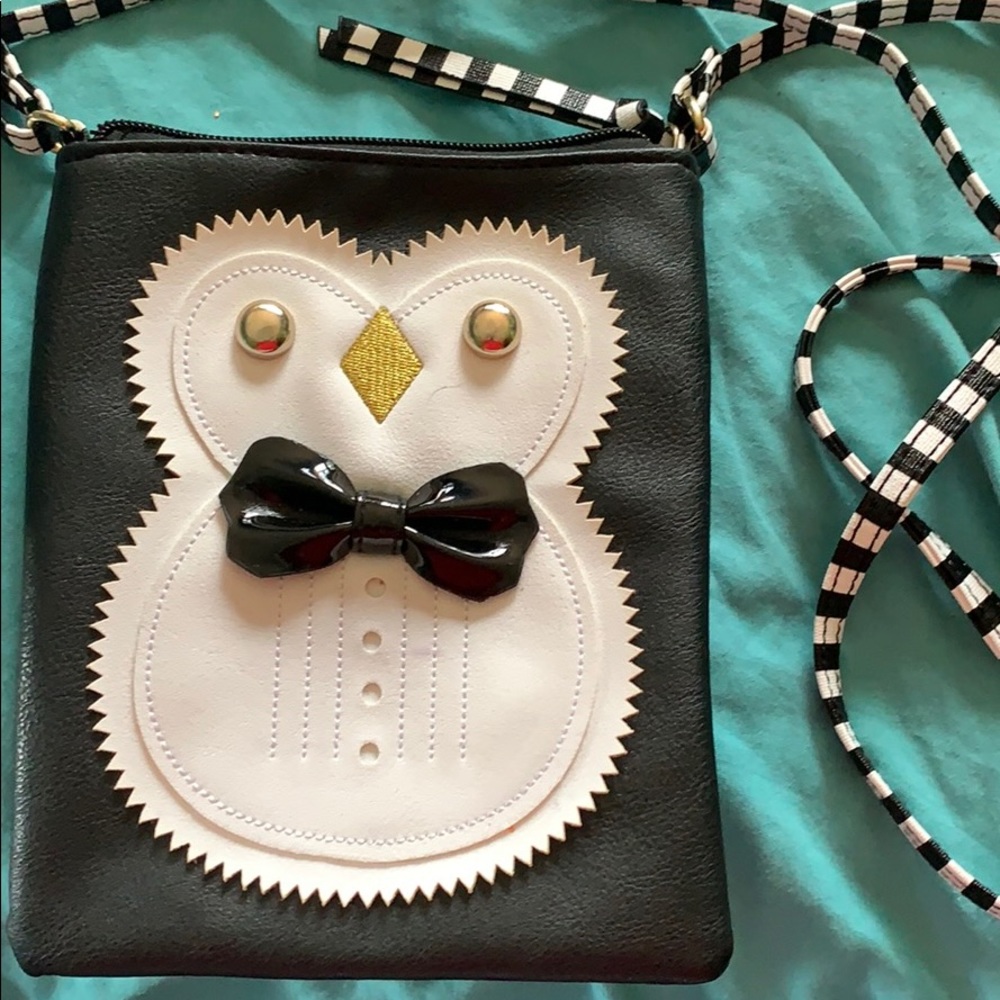 Penguin shoulder bag